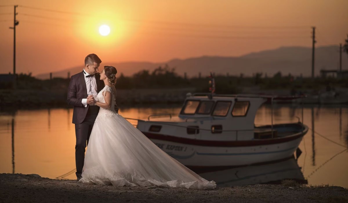 Bodas al Atardecer en Orlando: Romance bajo el cielo colorido